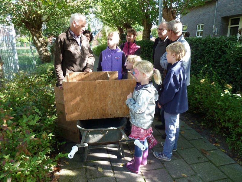 Overhandiging kerkuilenkast