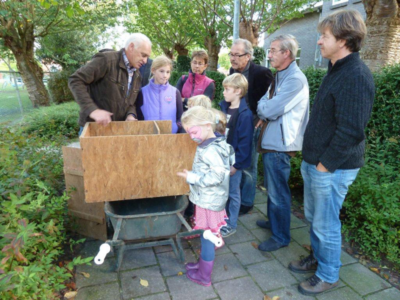 Overhandiging kerkuilenkast